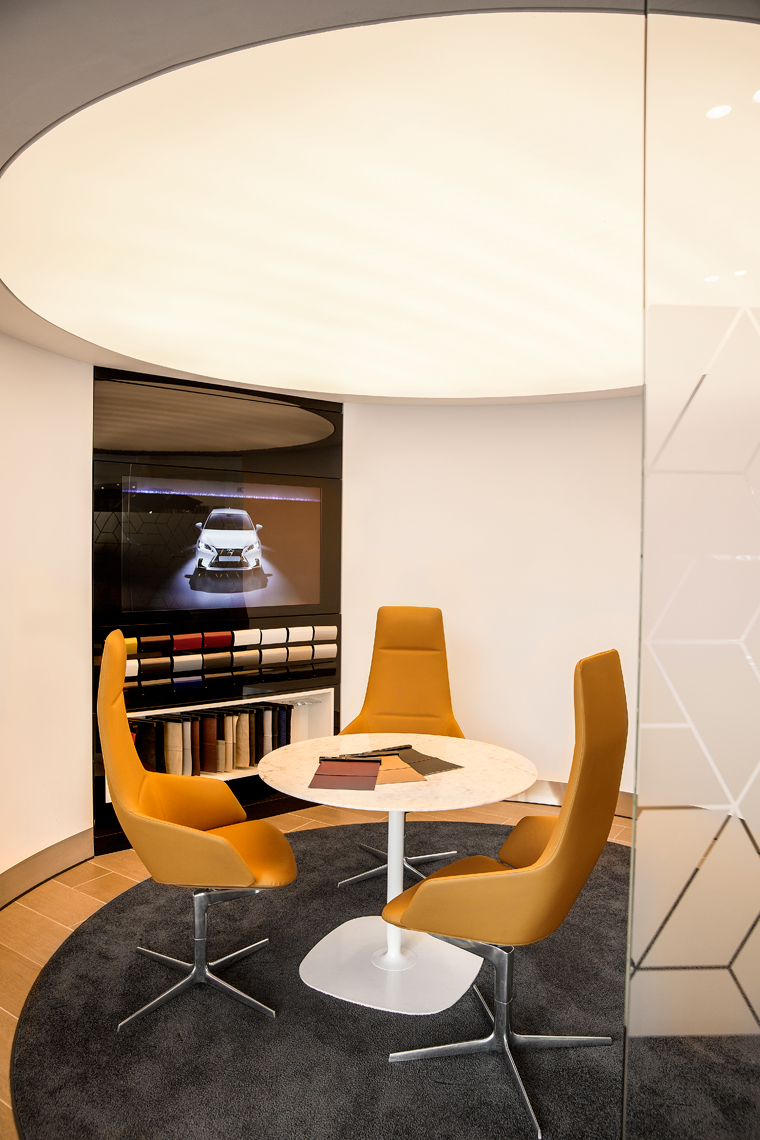 Lexus-showroom-UK-2