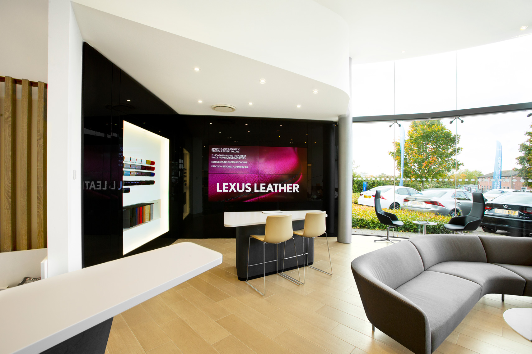 Lexus-showroom-UK-3